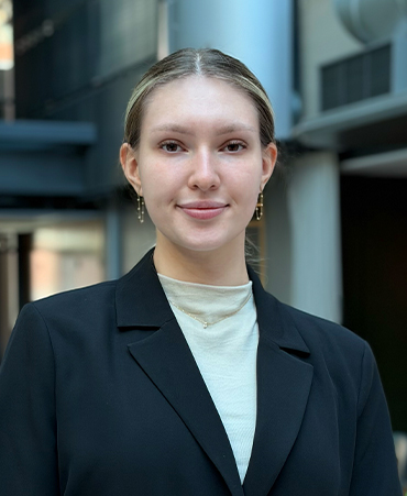 Daria Zheludkova — Assistant